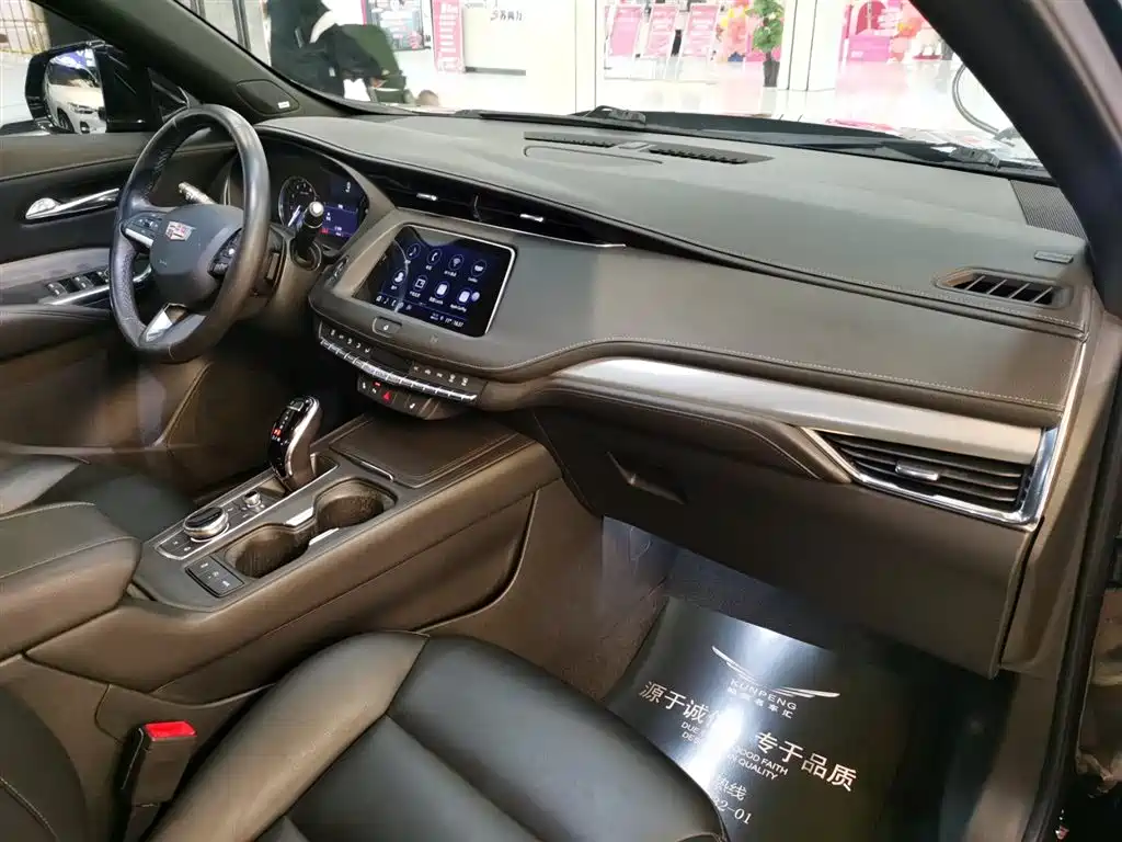 Cadillac XT4 2021 28T FWD Premium Edition фото 14