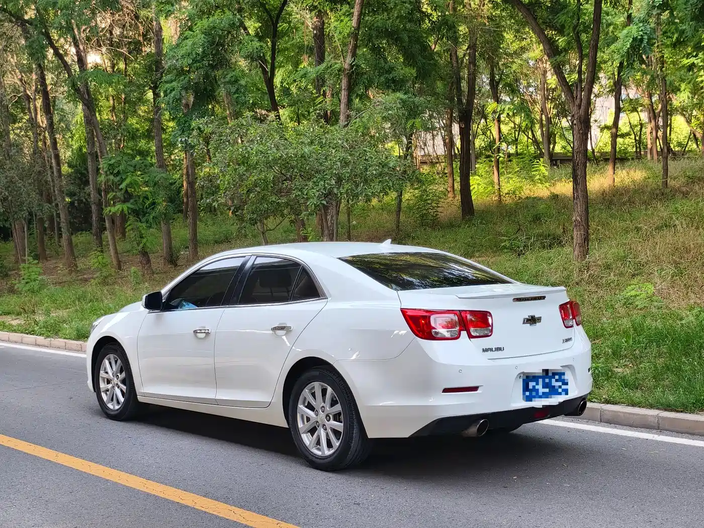 Chevrolet Malibu 2014 2.0L Automatic Luxury фото 10