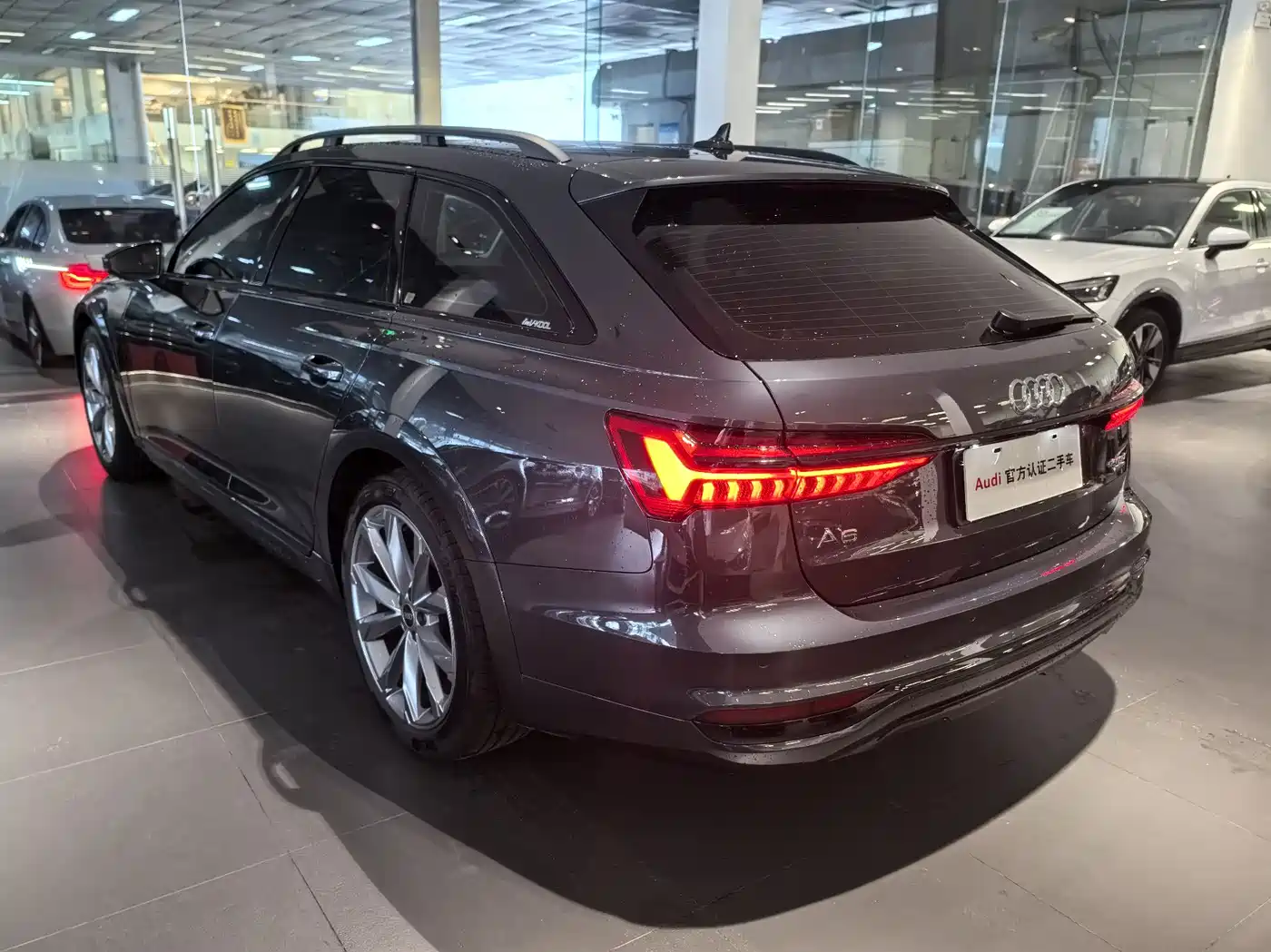 Audi A6 (Import) 2025 allroad quattro Explorer 55 TFSI Premium Off-Road фото 6