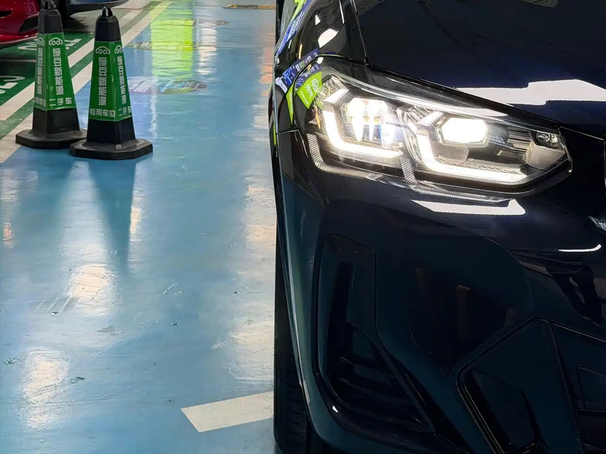 BMW iX3 2022 Leading Edition фото 4