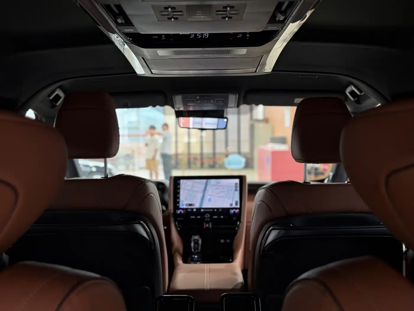 Toyota Alphard 2025 Hybrid 2.5L Ultimate Gold Edition фото 22
