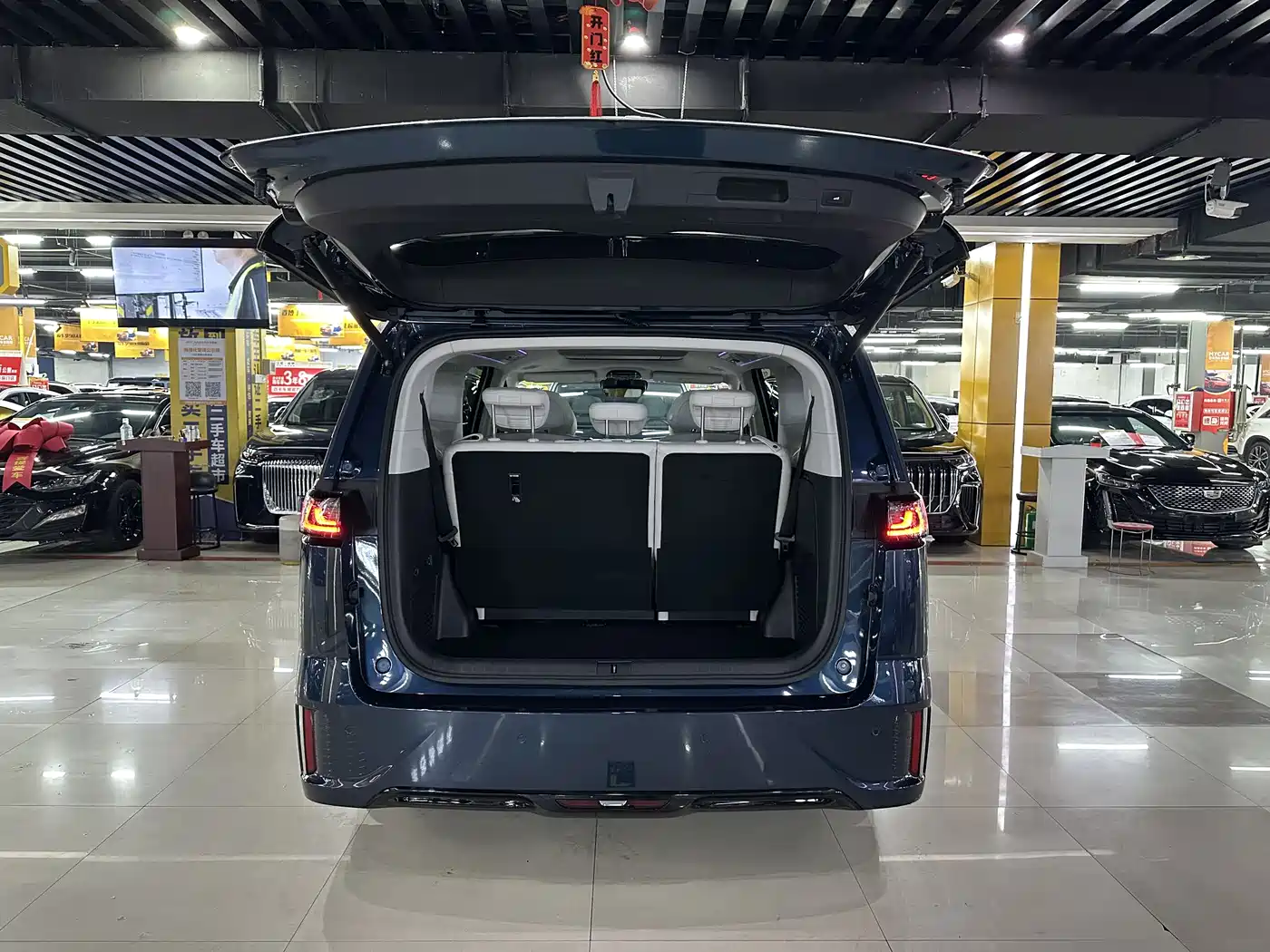 Voyah Auto Voyah Dreamer 2025 PHEV AWD Flagship Qian Kun Edition фото 6