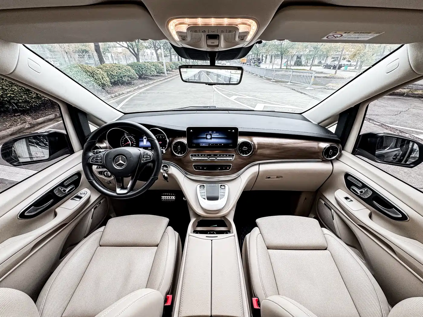 Mercedes-Benz V-Class 2022 V 260 L Long Wheelbase Luxury Edition фото 6