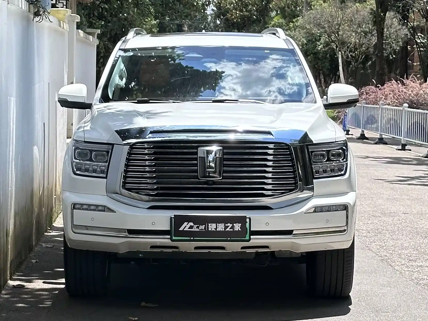Фото 2 - Tank 500 EV