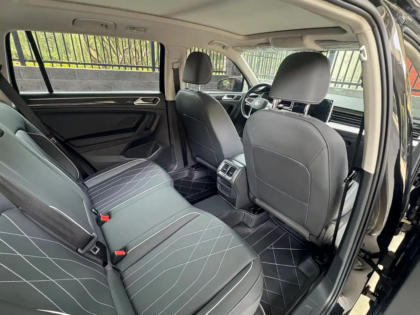 Volkswagen Tiguan L 2025 Model 300TSI Auto 2WD Dragon Edition фото 17
