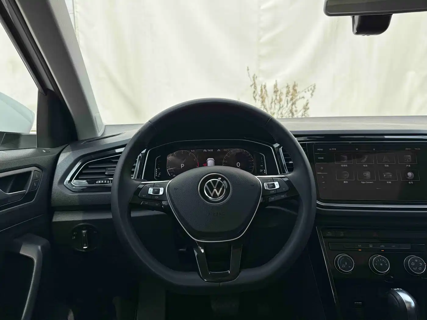 Volkswagen T-Roc, миниатюра 5