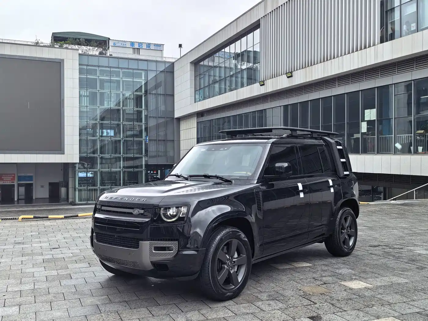 Land Rover Defender 2024 110 3.0T P400 X-DYNAMIC HSE