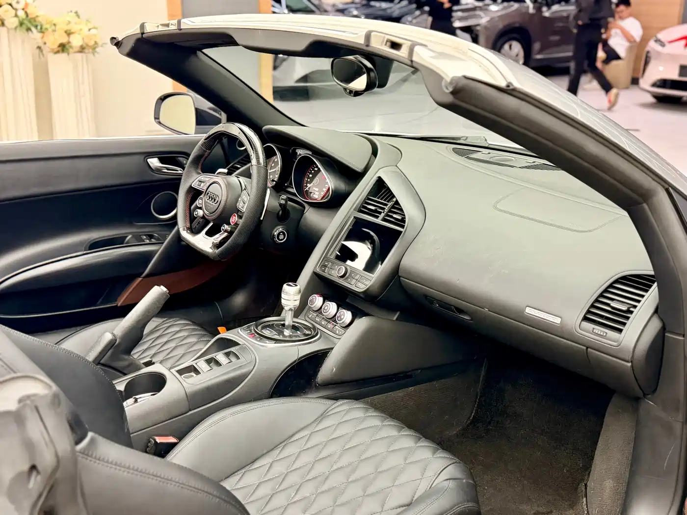 Audi R8 2011 Spyder 5.2 FSI quattro фото 13