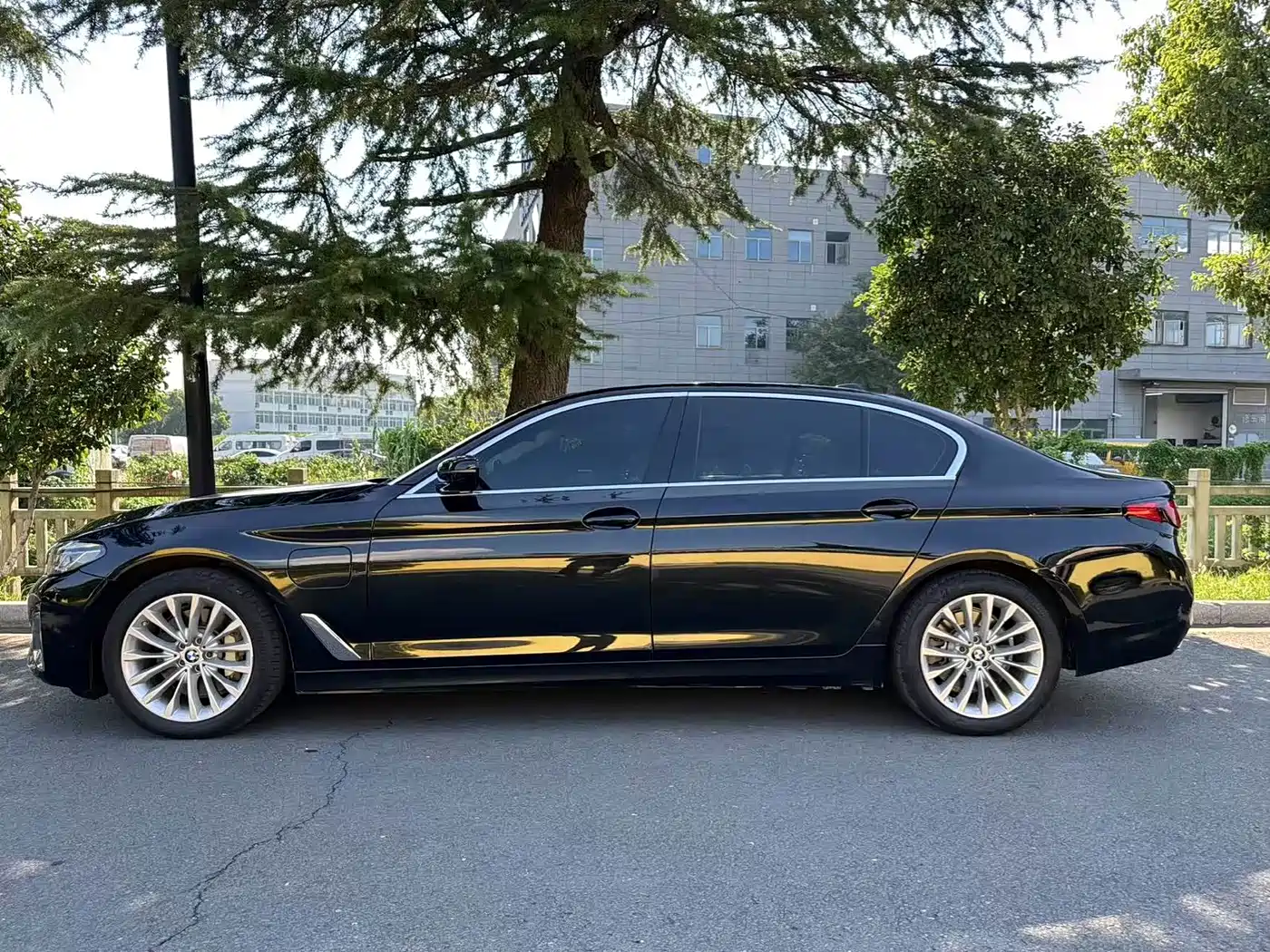 BMW 5 SERIES NEW ENERGY