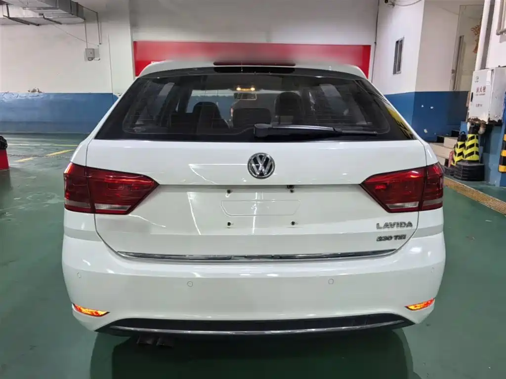 Volkswagen Lavida Tour 2017 230TSI DSG Comfort Edition фото 5