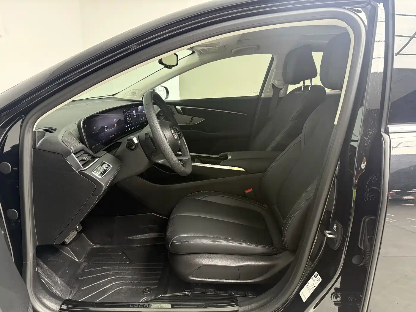 Buick LaCrosse 2025 Model 28T Platinum Edition фото 13