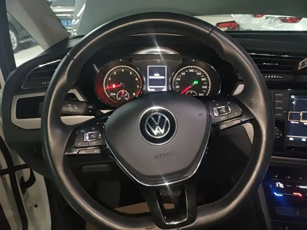 Volkswagen Touran 2021 2021 Touran L 280TSI DSG Cross Edition 7-seater