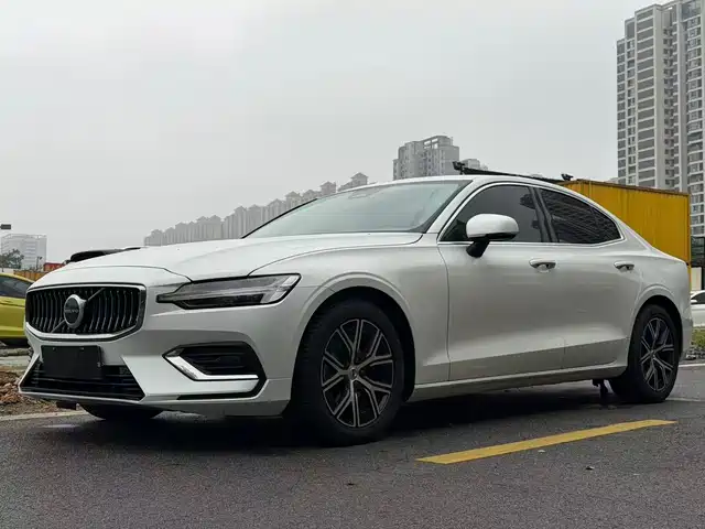 Volvo S60 B4, Смарт Люкс