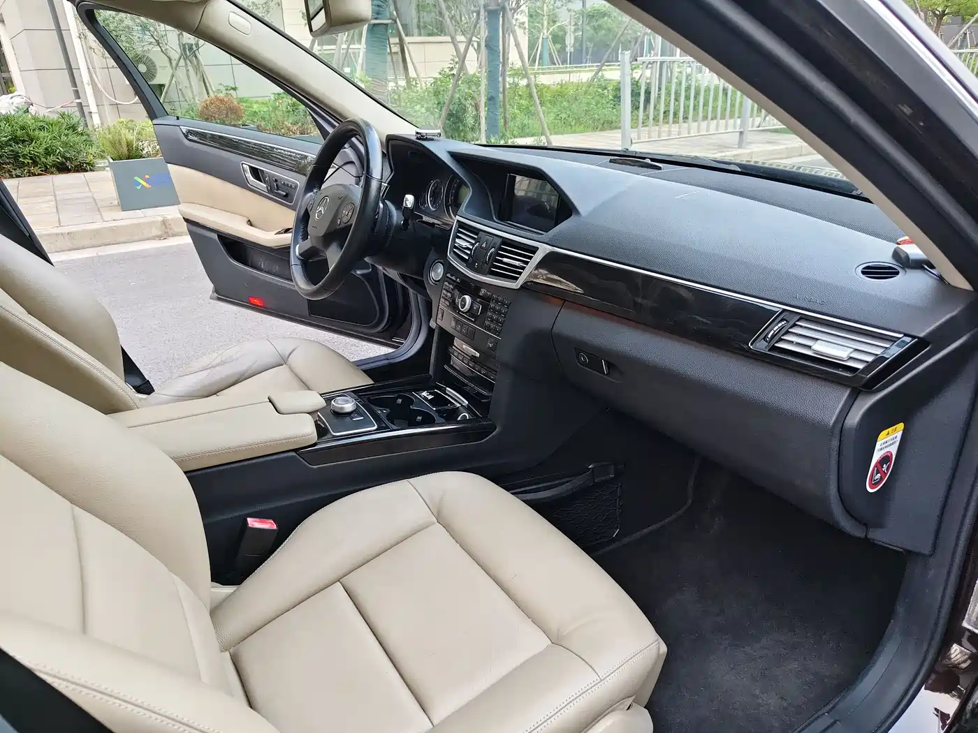 Mercedes-Benz E-Class (Import) 2009 Model E 300 Fashion Version фото 8