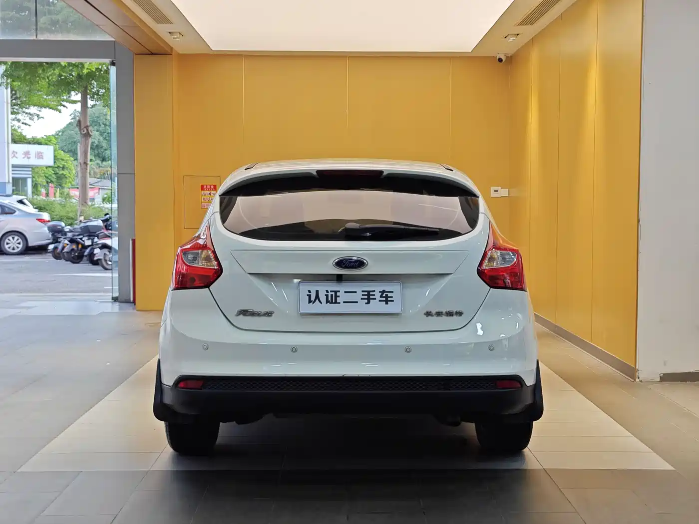 Ford Focus 2015 2012 Hatchback 1.6L Automatic Comfort
