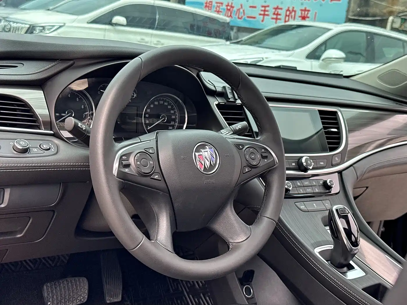 Фото 17 - Buick LaCrosse