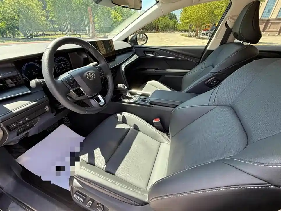Toyota Camry 2024 Hybrid 2.0HGVP Luxury Edition фото 4