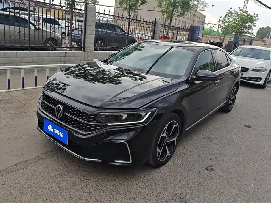 Volkswagen Passat 2023 Facelift 330TSI Starlight Elite Edition