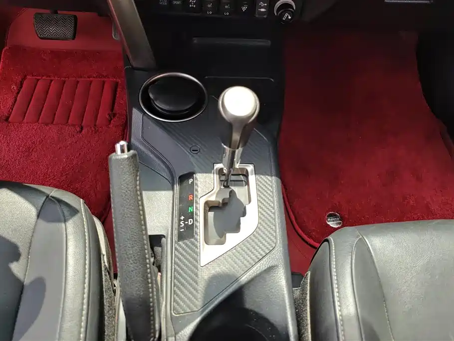 Toyota RAV4 Rongfang 2015 2.5L Automatic 4WD Luxury Edition фото 16