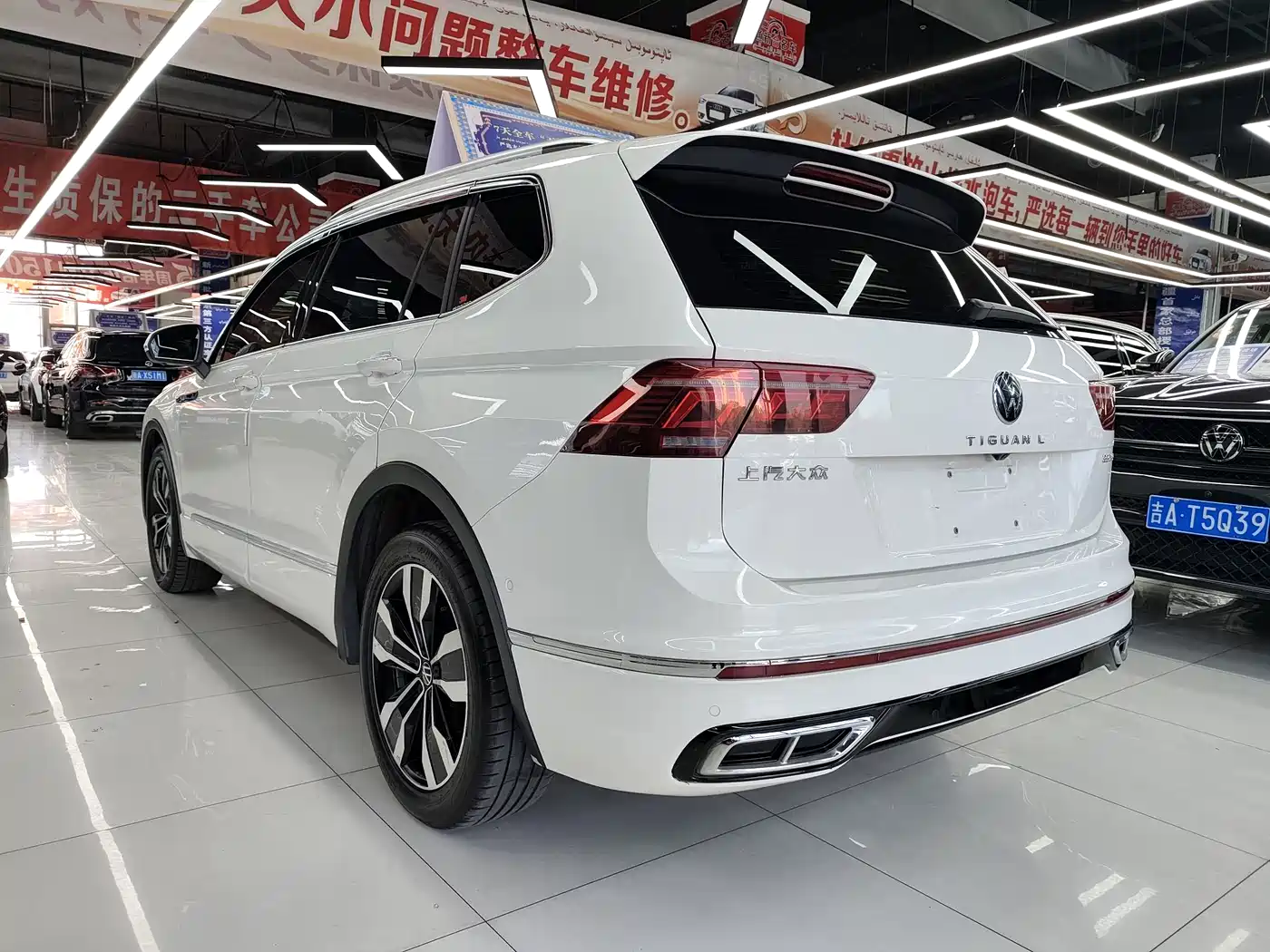 Volkswagen Tiguan L 2022 330TSI Automatic 2WD R-Line Flagship Edition фото 7