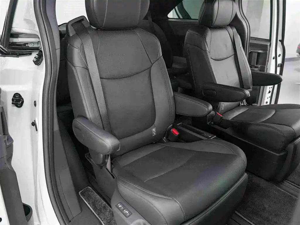 Toyota Sienna 2025 2024 2.5L Hybrid 4WD Premium Edition