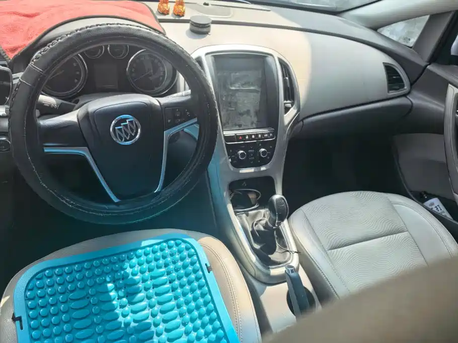 Photo 12 - Buick Excelle