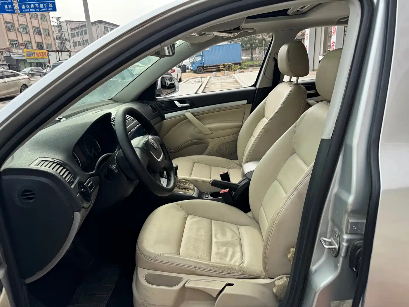 Škoda Octavia 2012 1.4TSI DSG Yijun Edition фото 6