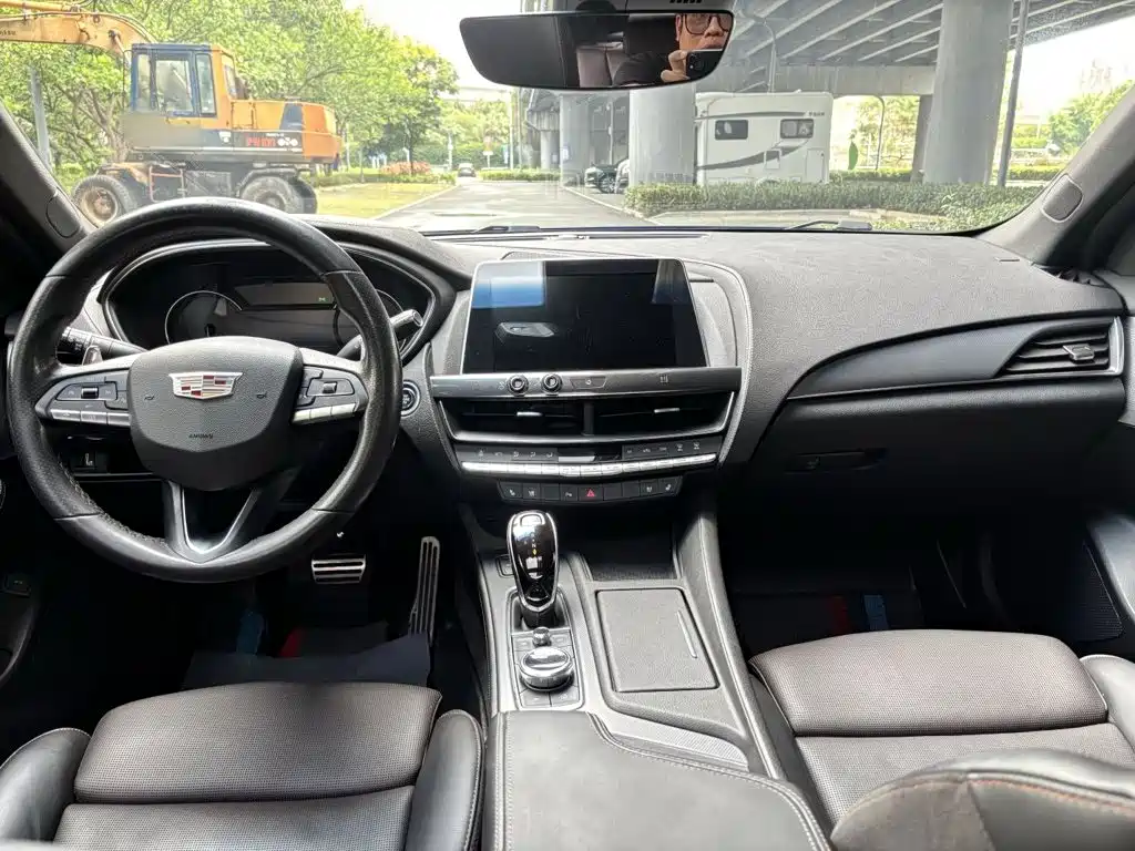Photo 10 - Cadillac CT5