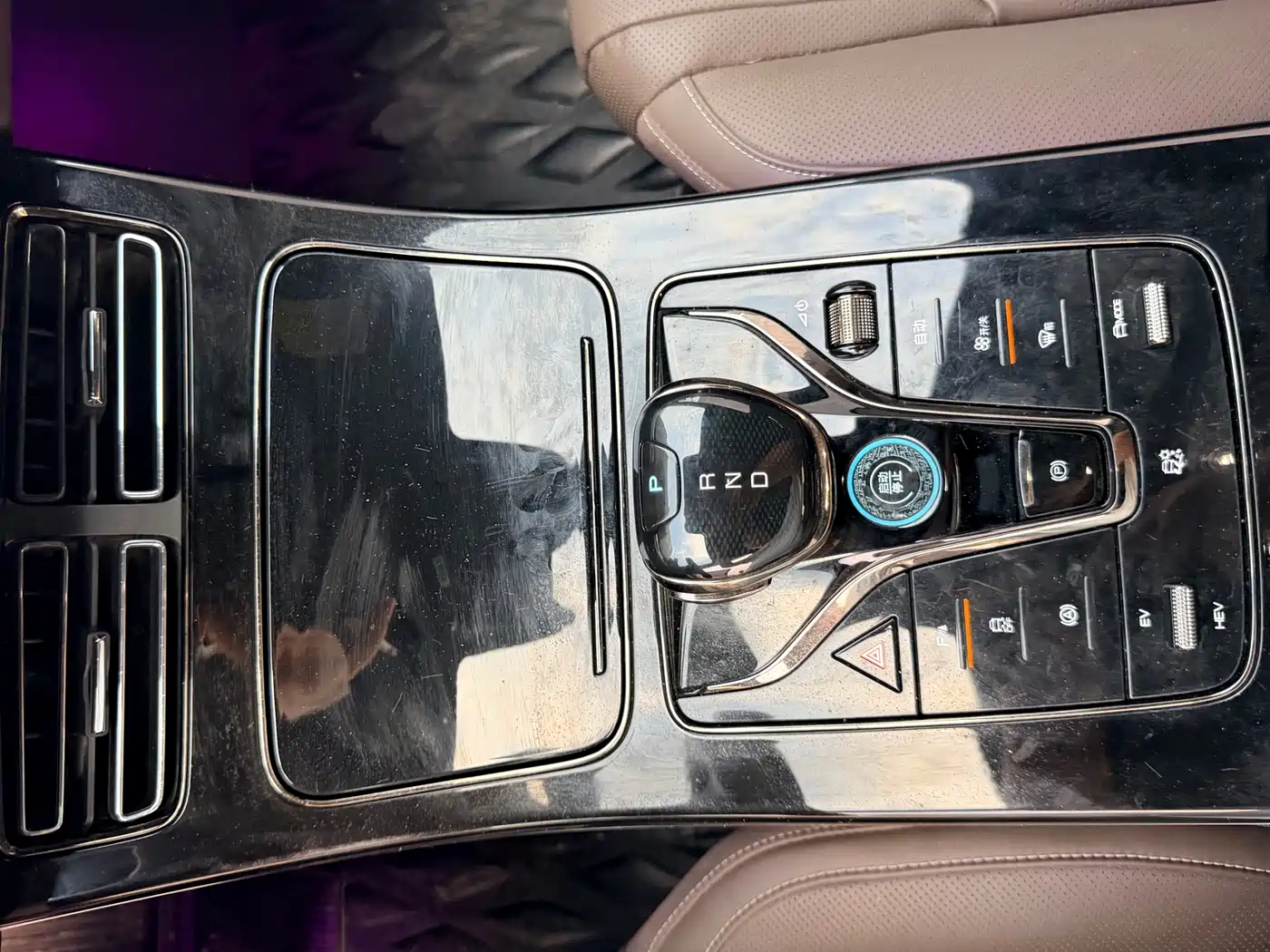 BYD Han 2023 DM-i Champion Edition 121KM Honor фото 18