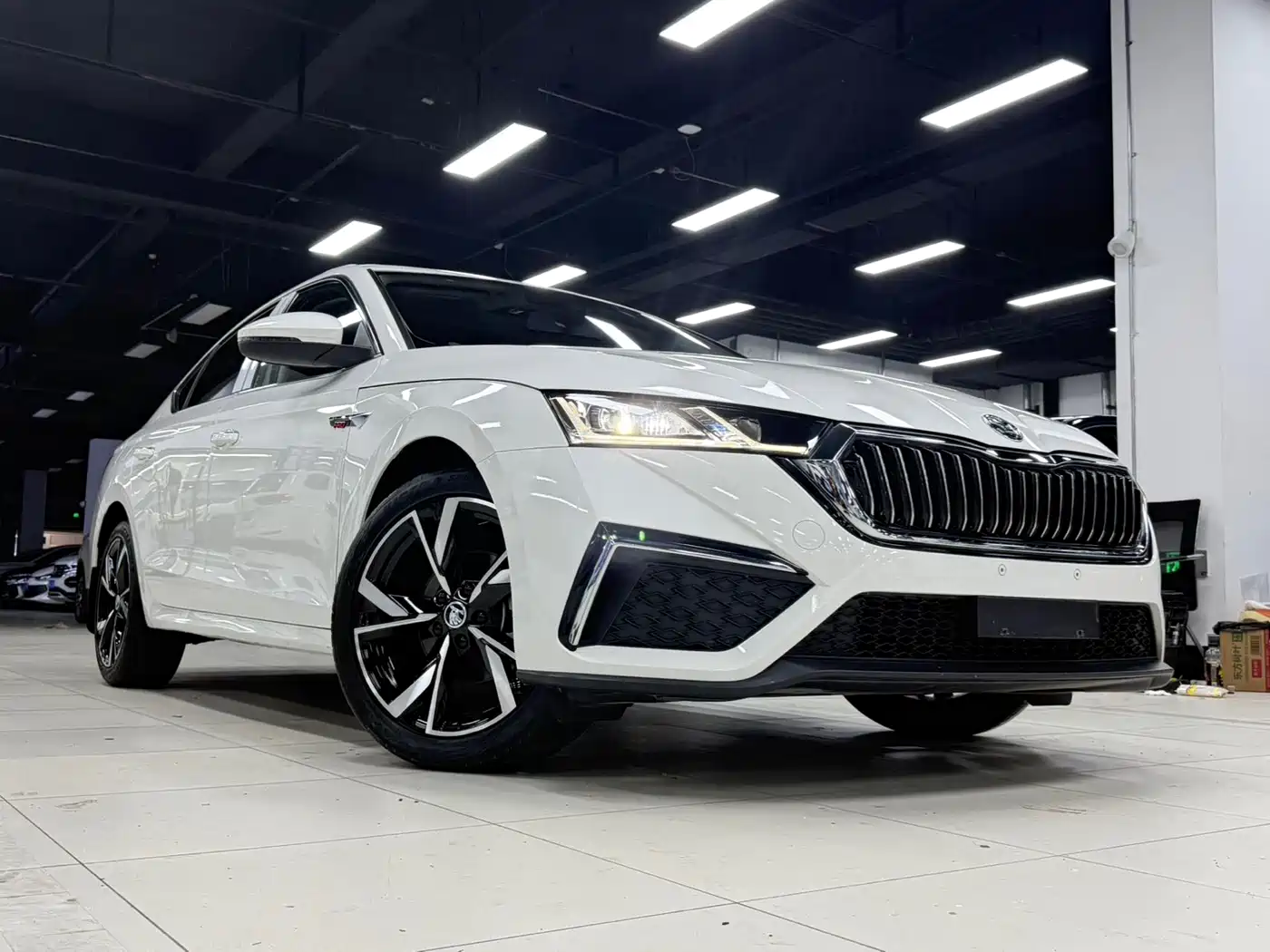 Škoda Octavia 2022 PRO TSI280 Premium Edition фото 2