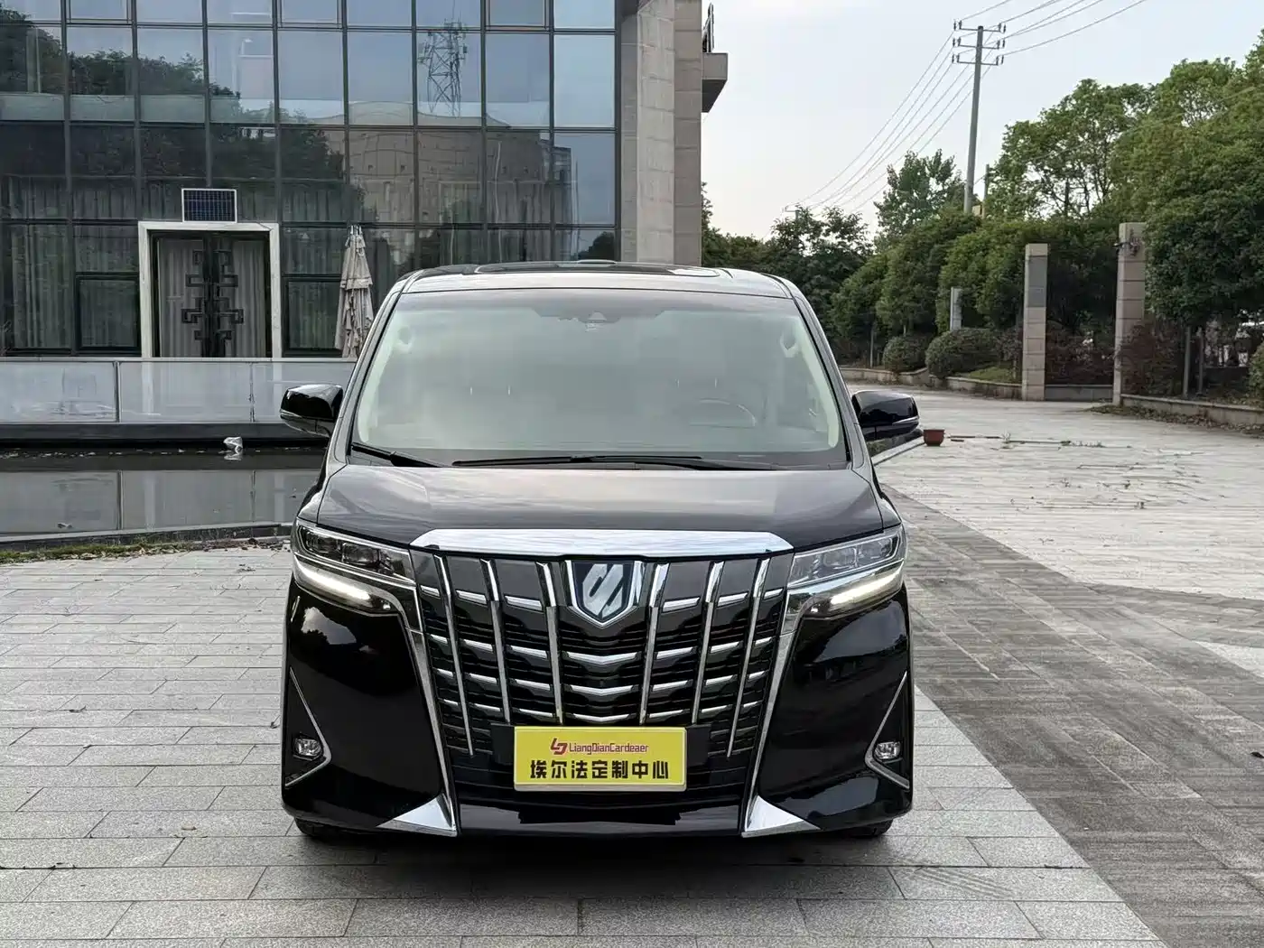 Toyota Alphard 2019 Hybrid 2.5L Premium Edition фото 3