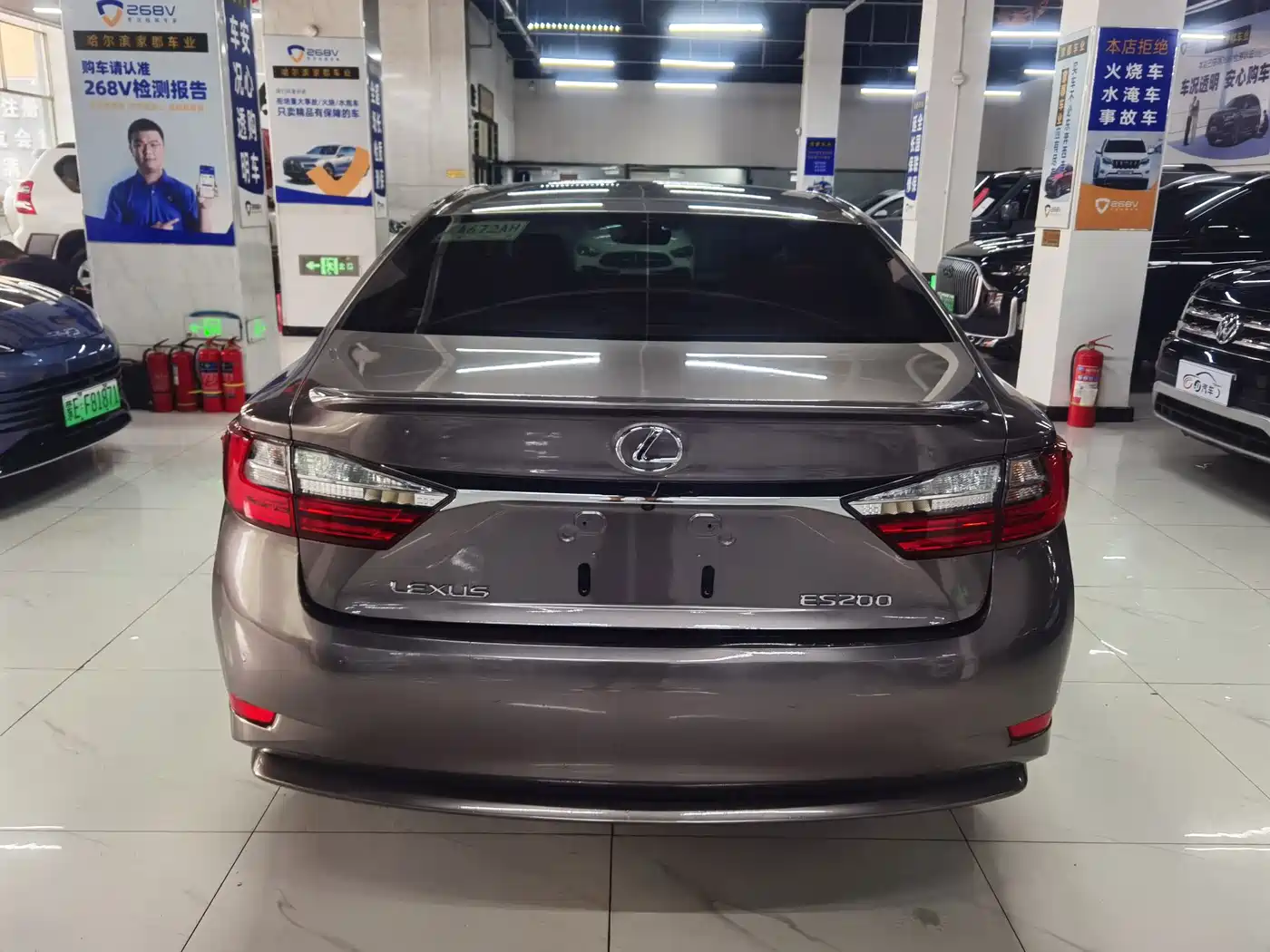 Фото 4 - Lexus ES