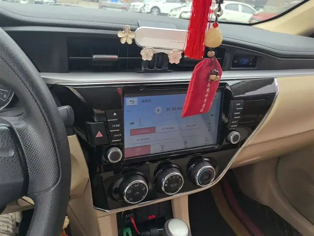 Toyota Corolla 2017 1.2T CVT GL фото 9
