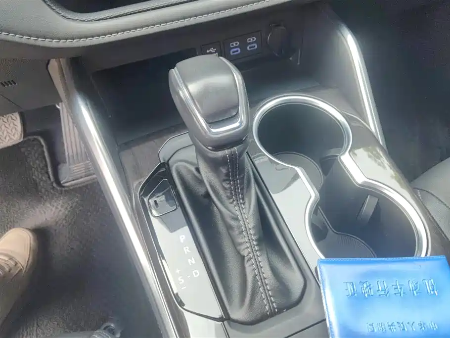 Toyota Crown Kluger 2021 2.5L HEV 4WD Premium фото 16