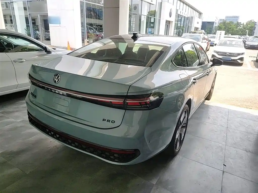 Volkswagen Passat 2025 Model Pro 380TSI Starlight Dragon Premium Edition фото 5