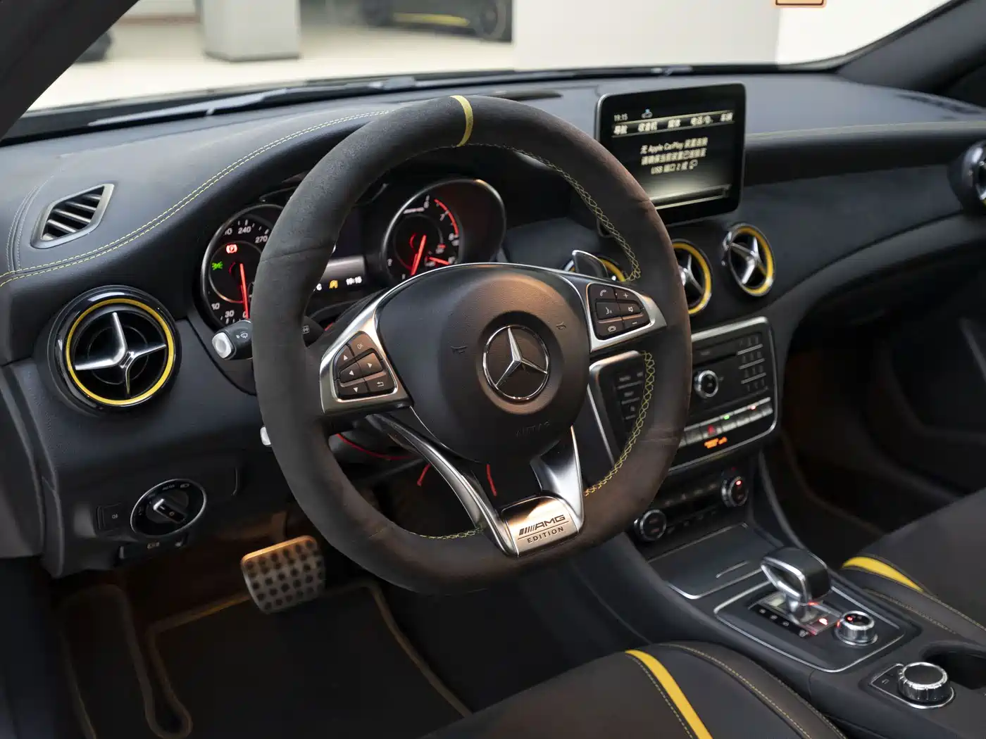 Mercedes-Benz A-Class AMG (Import) 2017 Model AMG A 45 4MATIC Night Thunder Limited Edition фото 10