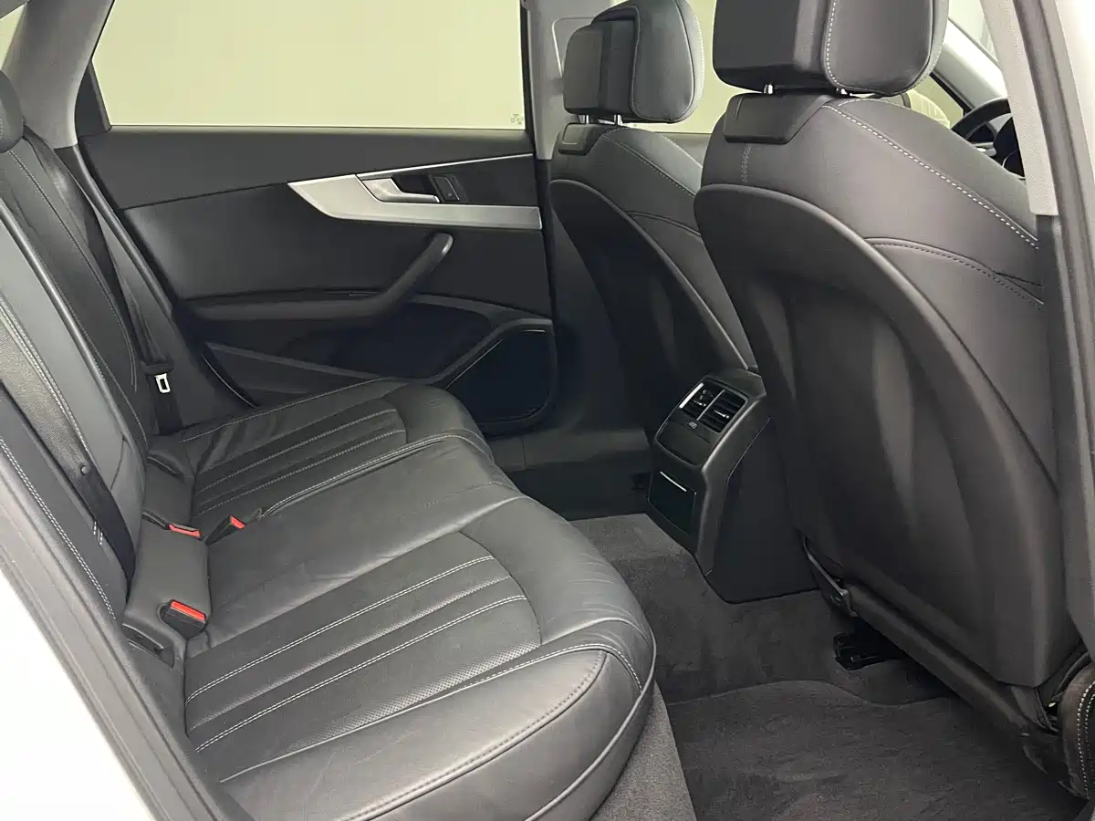 Audi A4L 2020 40 TFSI Fashion Dynamic Edition фото 22