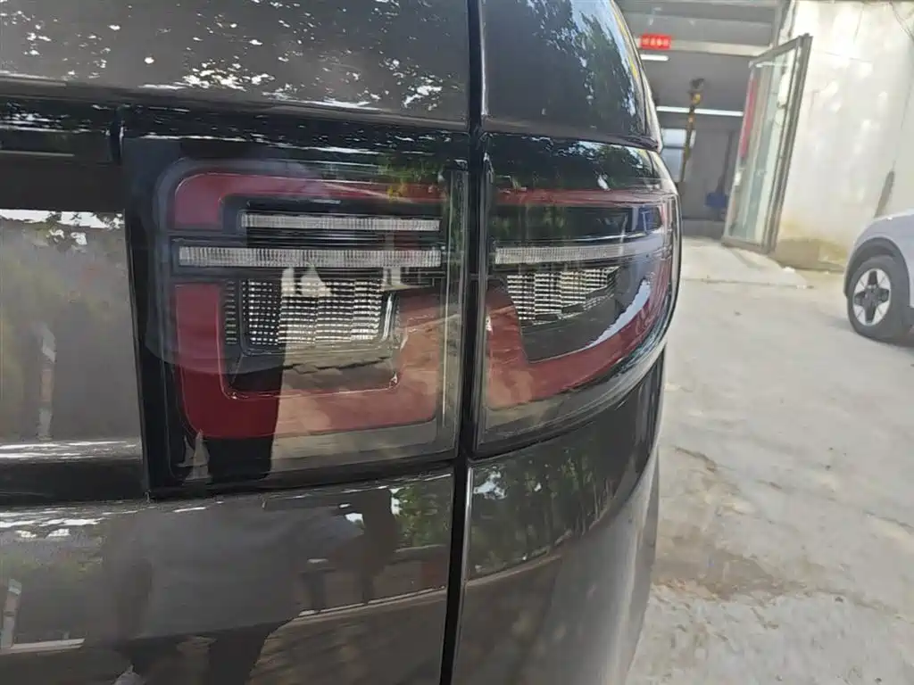 Land Rover Discovery Sport 2024 Performance Technology Edition фото 8