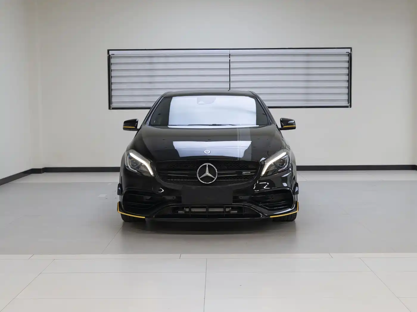 Mercedes-Benz A-Class AMG (Import) 2017 Model AMG A 45 4MATIC Night Thunder Limited Edition фото 2