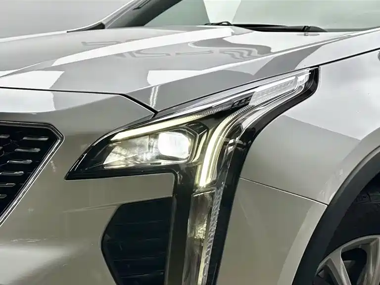 Cadillac XT4 2026 2022 28T FWD Luxury