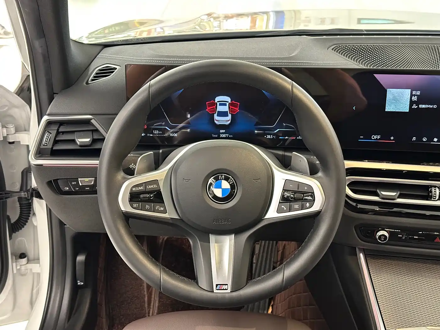 BMW 3 Series 2024 325i M Sport Shadowline Package фото 15