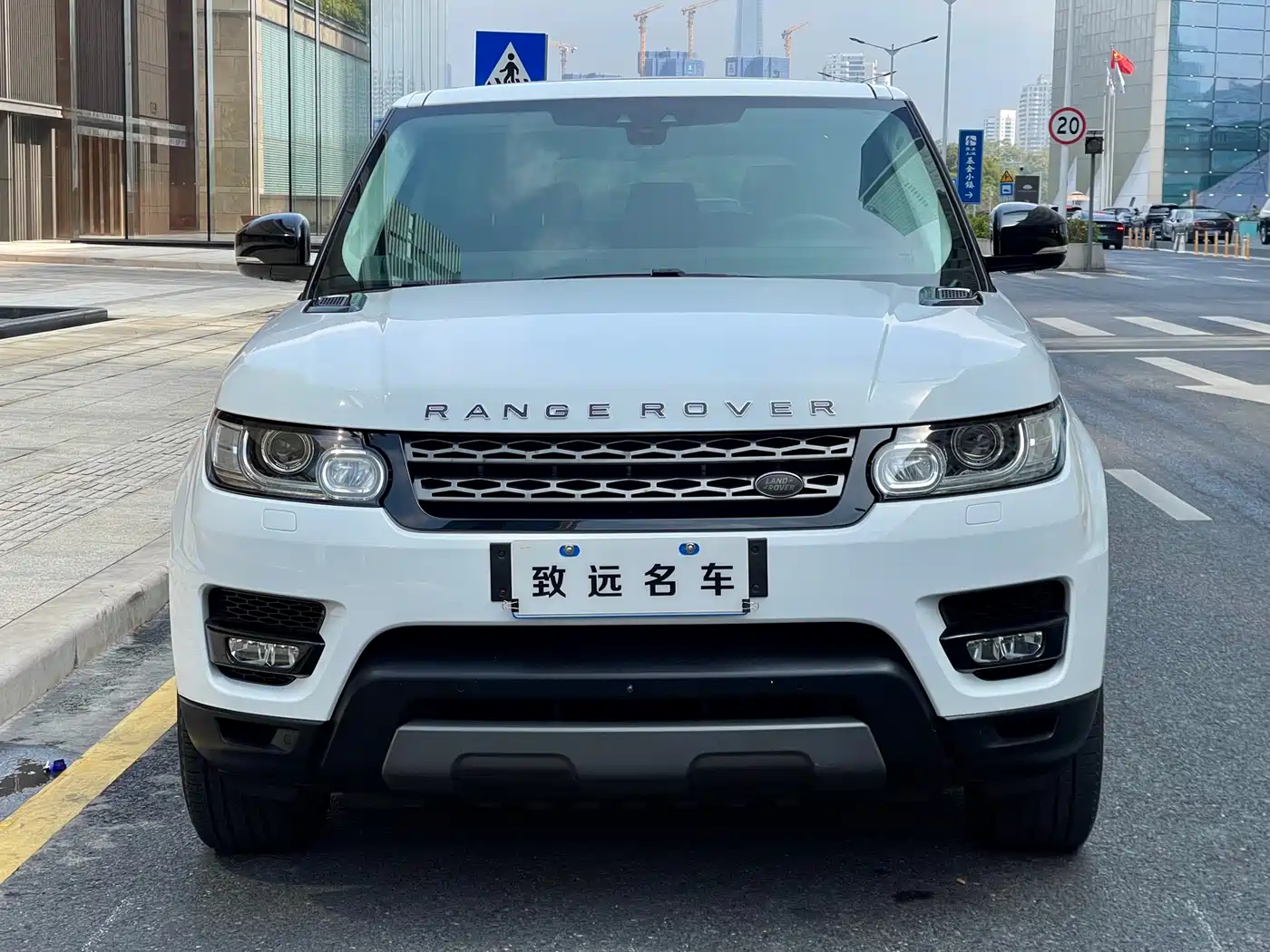 Land Rover Range Rover Sport 2017 3.0 SC V6 SE фото 2