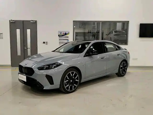 BMW 2 225L, M Чёрный спорт-пакет
