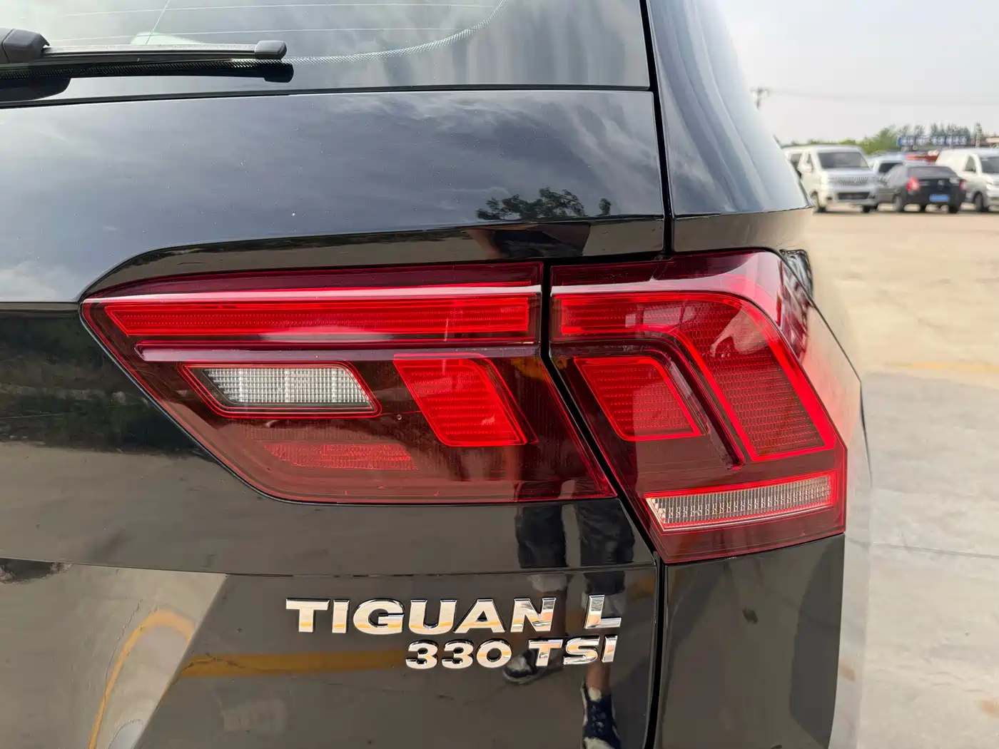 Volkswagen Tiguan L 2018 330TSI Automatic 2WD Luxury Edition фото 8