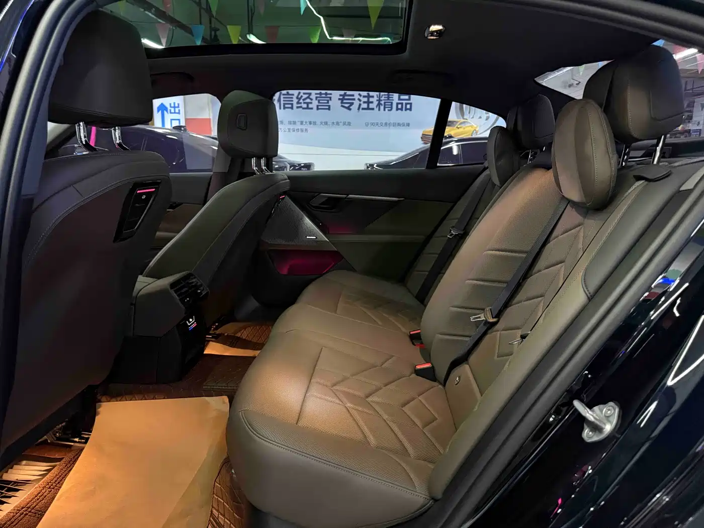 BMW 5 Series 2024 530Li Leading Model Luxury Package фото 5