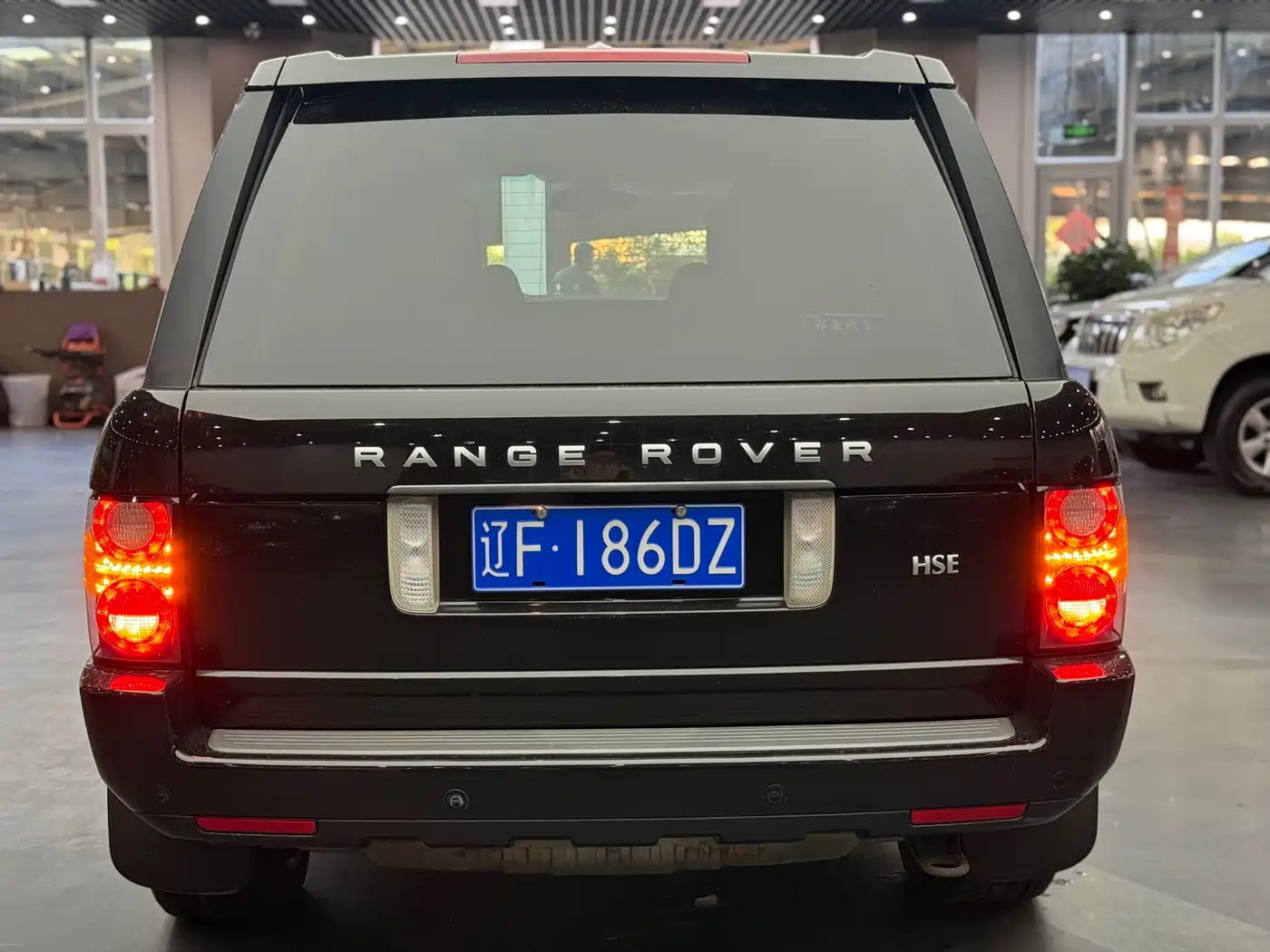 Land Rover Range Rover 2011 5.0 NA V8 HSE фото 5