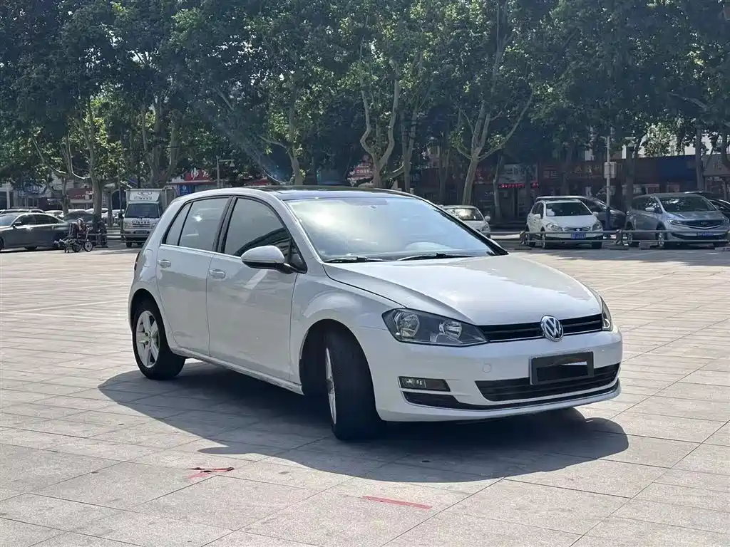 Volkswagen Golf 2016 230TSI Automatic Comfort фото 3