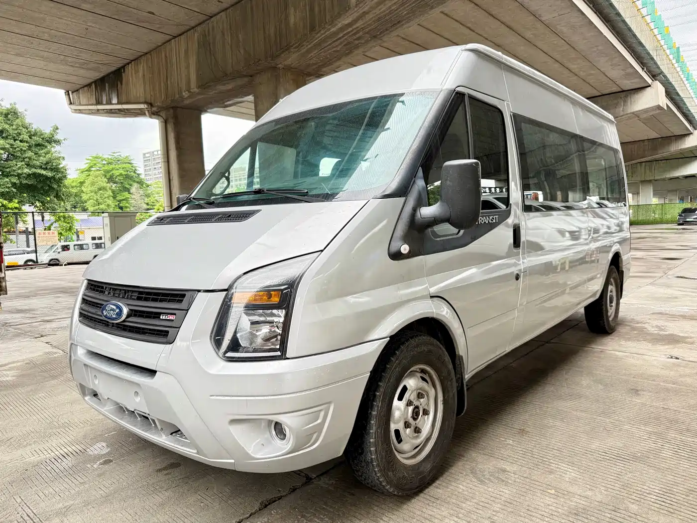 Ford New Generation Transit 2016 2016 2.2T Long Wheelbase 6/7-Seater Mid Roof MPV