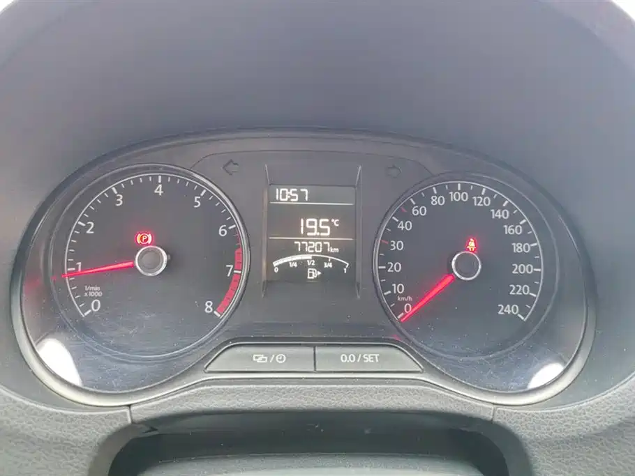 Volkswagen Polo 2016 1.4L Manual Trend фото 14