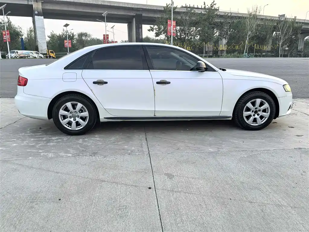 Audi A4L 2012 2.0 TFSI Auto Comfort фото 12